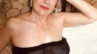 belleblondmature's Feet Show