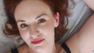 MadelynMilfNextDoor's Feet Show