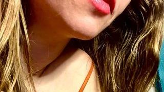 MollyLongLegs's Feet Show