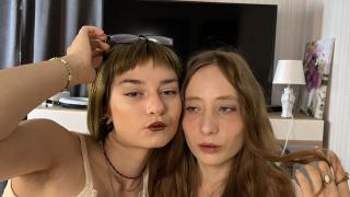 LaineAndCarina's Feet Show