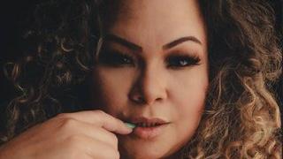 VickyPlush's Feet Show