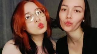 MariAndGlenna's Feet Show