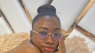 SelenaDavv's Feet Show