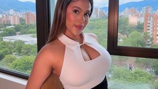 AlejaFlores's Feet Show